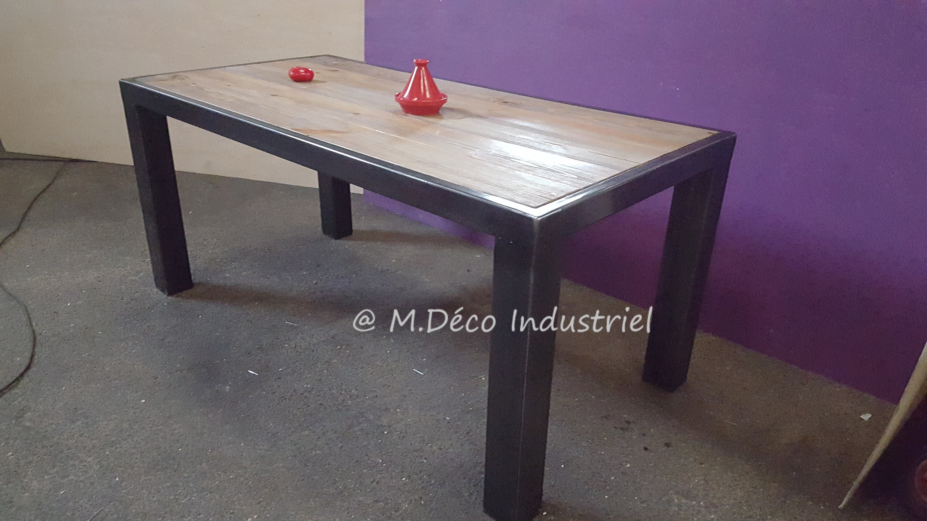 Meuble Industriel Table de Salle à Manger Contour Acier Plateau en Pin Massif Vieilli