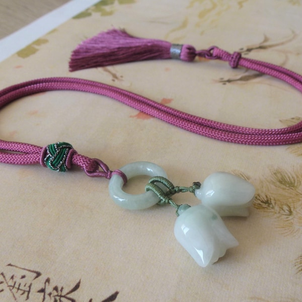 pendentif fleur muguet en jadéite naturelle catégorie A de Birmanie, jade vert blanc, anneau de jade, collier pompon cordon. ASIAN-MOOD