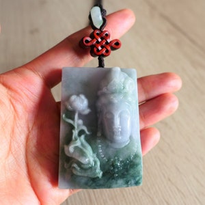 Guanyin Avalokitesvara lucky charm pendant in natural grade A jadeite from Burma, with certificate, real green jade. ASIAN-MOOD