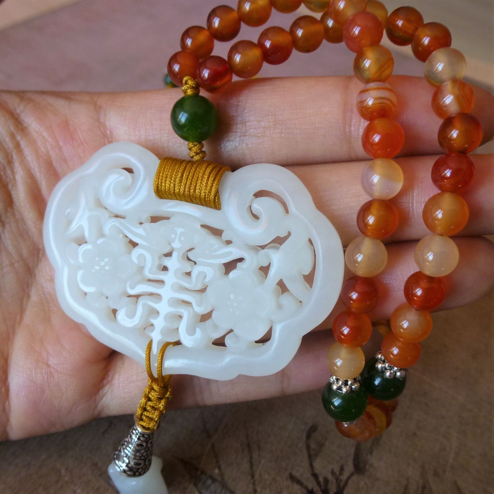 Pendentif PI Chinois En Jade Blanc - Bijou Fantaisie Unisexe - Neuf Sans Emballage
