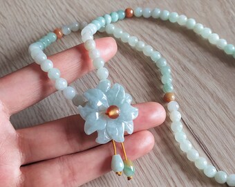 Collier mi-long 52 cm perle ronde 5 mm en jadéite naturelle grade A de Birmanie, pendentif fleur en jade vert véritable. ASIAN-MOOD