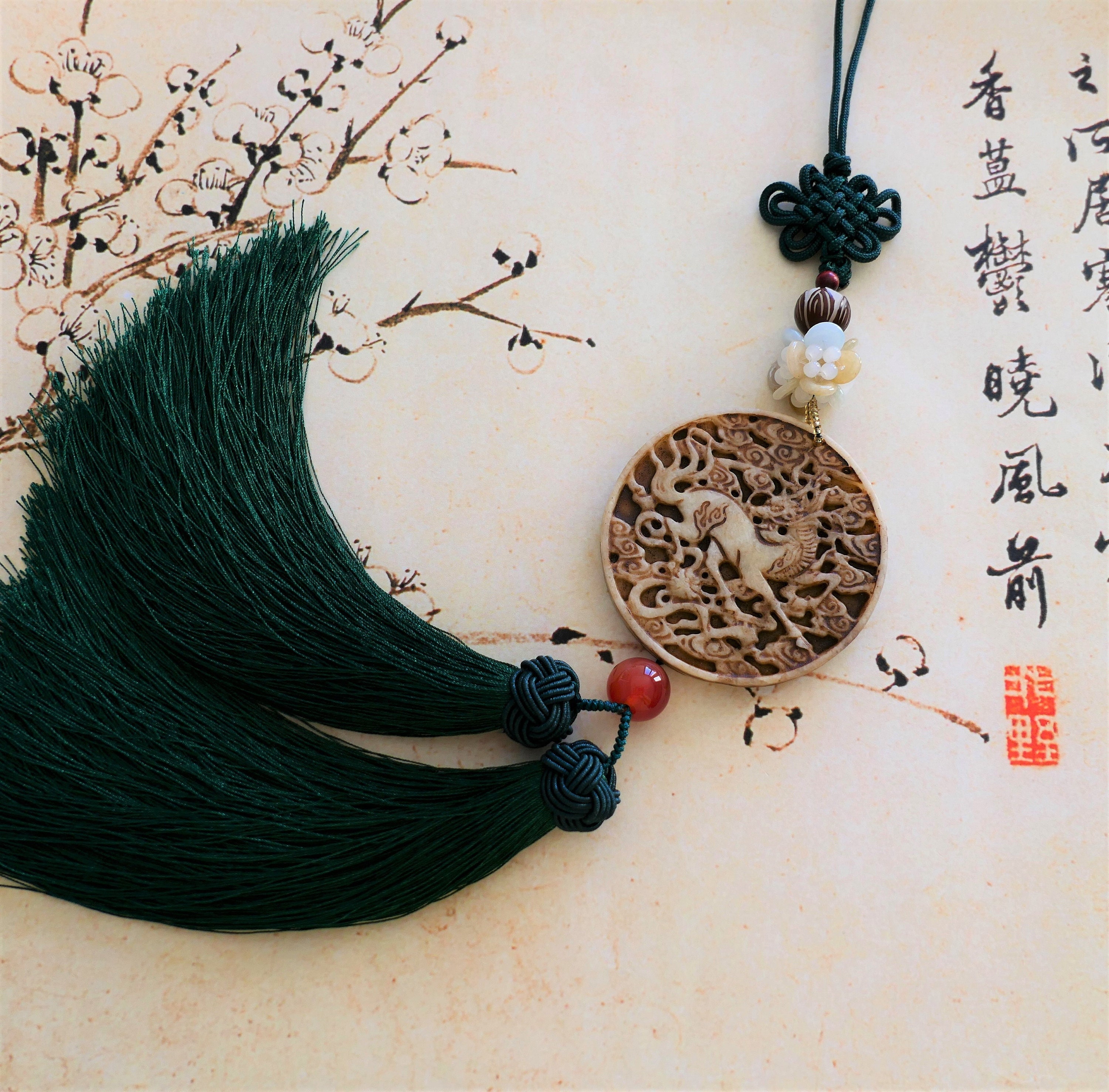 Suspension Qilin Licorne Chinoise en Jade, 44 cm, Nœud Chinois Pompon Vert, Décoration Maison, Amule