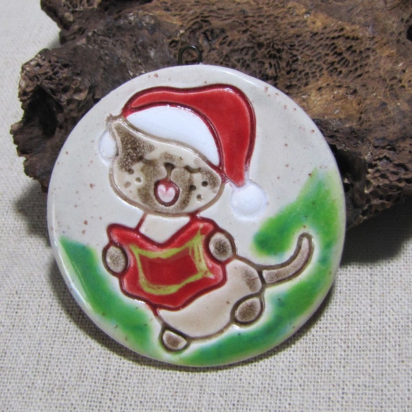 Chaton siamois père Noël, chat chanteur en céramique artisanale, pendentif décoration de Noël, sapin de Noël, idée cadeau, beige rouge vert