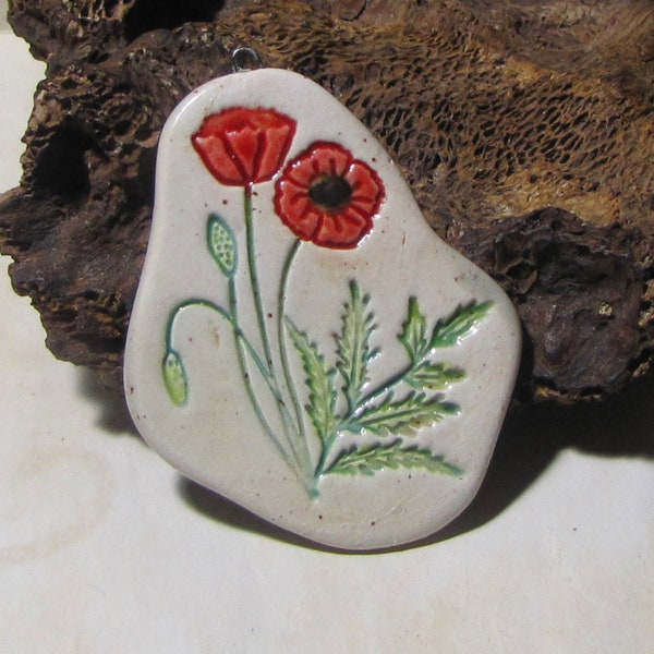 Au choix un pendentif coquelicot en céramique artisanale, forme libre ou disque, céramique à accrocher, bijou, décoration, rouge vert beige