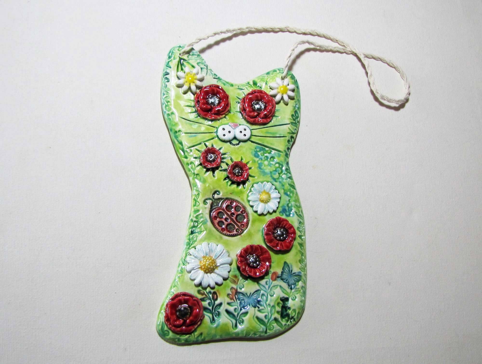 Chat en Céramique Artisanale, Printemps, Coccinelle, Fleurs, Chat à Suspendre, Marguerite, Coquelico