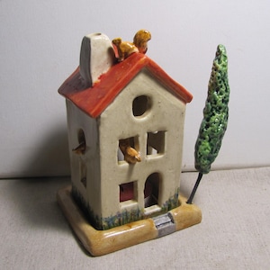 Tealight holder, squirrel house, handmade ceramic, candle holder, unique decoration, soft lighting, fragrance burner, handmade