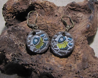 Bird earrings, blue in handmade ceramic, brown clay, white blue yellow, boho jewel, bronze sleepers, light