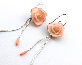 Boucles fleur, roses,  modelées en porcelaine froide , artisanat fait main -