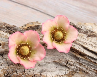 2 Fleurs -  Potentilles roses , modelées  en porcelaine froide