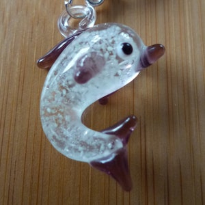 Pendentif Ancien Dauphin En Verre Soufflé Ambre – Longueur Cordon 38 Cm – Occasion Très Bon état (sans Fêlures)