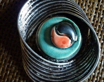 Collier argent Tibétain et cabochon de céramique artisanale yin et yang