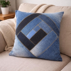 Patchworkkissen aus Jeans – Dekokissen mit Hotelverschluss – Nachhaltiges Upcycling Sofakissen – Handgemachte Kissenhülle