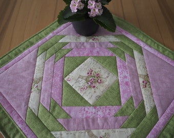 Patchwork blanket, coasters, table decorations