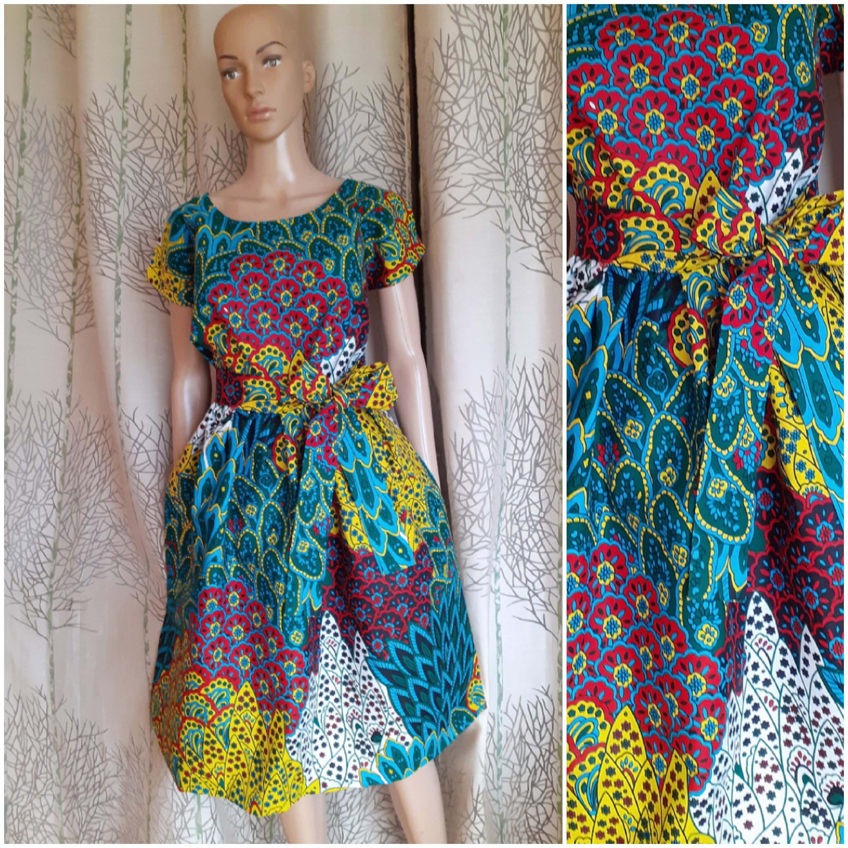 Robe motif plume de paon sale