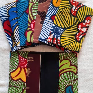 Plusieurs couleurs, étuis passeports, protège passeport en wax pagne batik tissu africain fleurs de mariage Cadeau gift mode