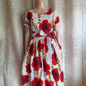 Plusieurs longueurs, robe style africain en wax coton imprimé grosses fleurs, évasée pour mariage et cérémonie
