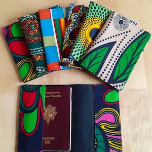 Plusieurs couleurs, étuis passeports, protège passeport en wax pagne batik tissu africain Cadeau gift mode