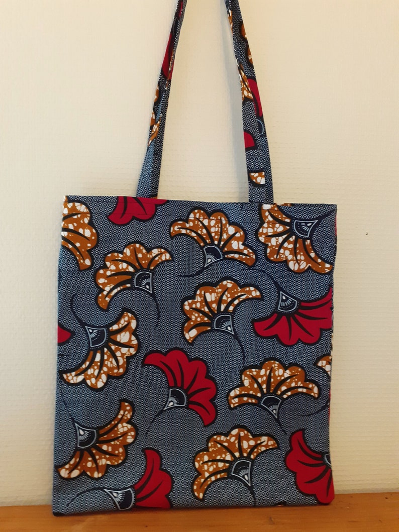 ENVOI RAPIDE Tote bag, sac de courses, cabas, fourre-tout en Wax batik style africain fleurs de mariage . Cadeau gift mode image 2