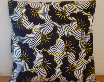 Several dimensions cushion cover in wax African style wedding flowers