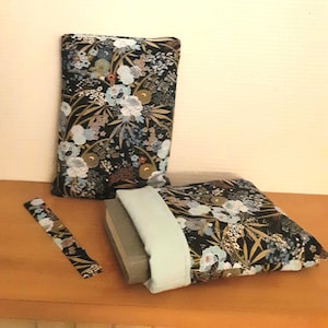 Protège livre imprimé  fleurs japonais certifié avec marque page en cadeau tissu  coton rembourré , idée cadeau original