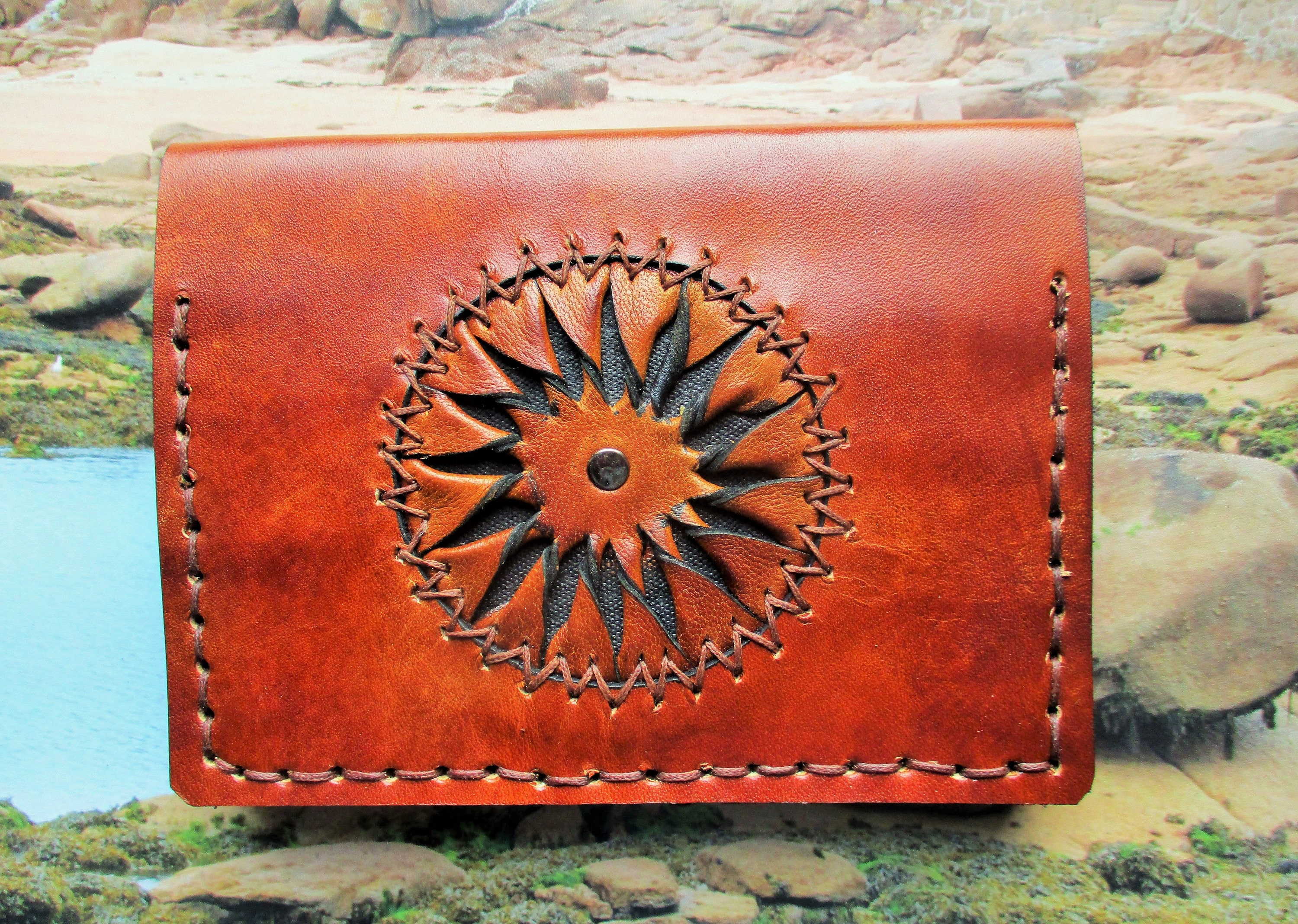 petit portefeuille cuir, portefeuille artisanal homme ou femme, mandala torsadée, fait main