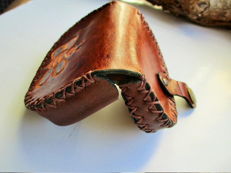 cadeau femme porte-monnaie cuir abeille grav\u00e9e artisanal
