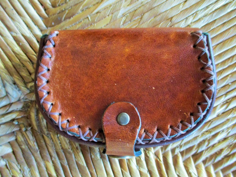 cadeau femme porte-monnaie cuir abeille grav\u00e9e artisanal