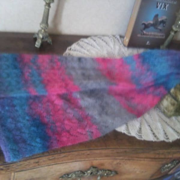 ECHARPE TRICOT MAIN  rose/bleue/grises kid mohair et soie