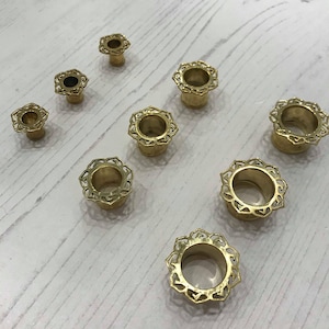 Tunele mosiężne, mosiężne zatyczki do uszu, zatyczki, tunele, nosze, tunele do ciała, biżuteria do ciała, biżuteria do pomiaru, wskaźniki, 6 mm, 8 mm, 10 mm, 14 mm, 16 mm, 18 mm, 20 mm