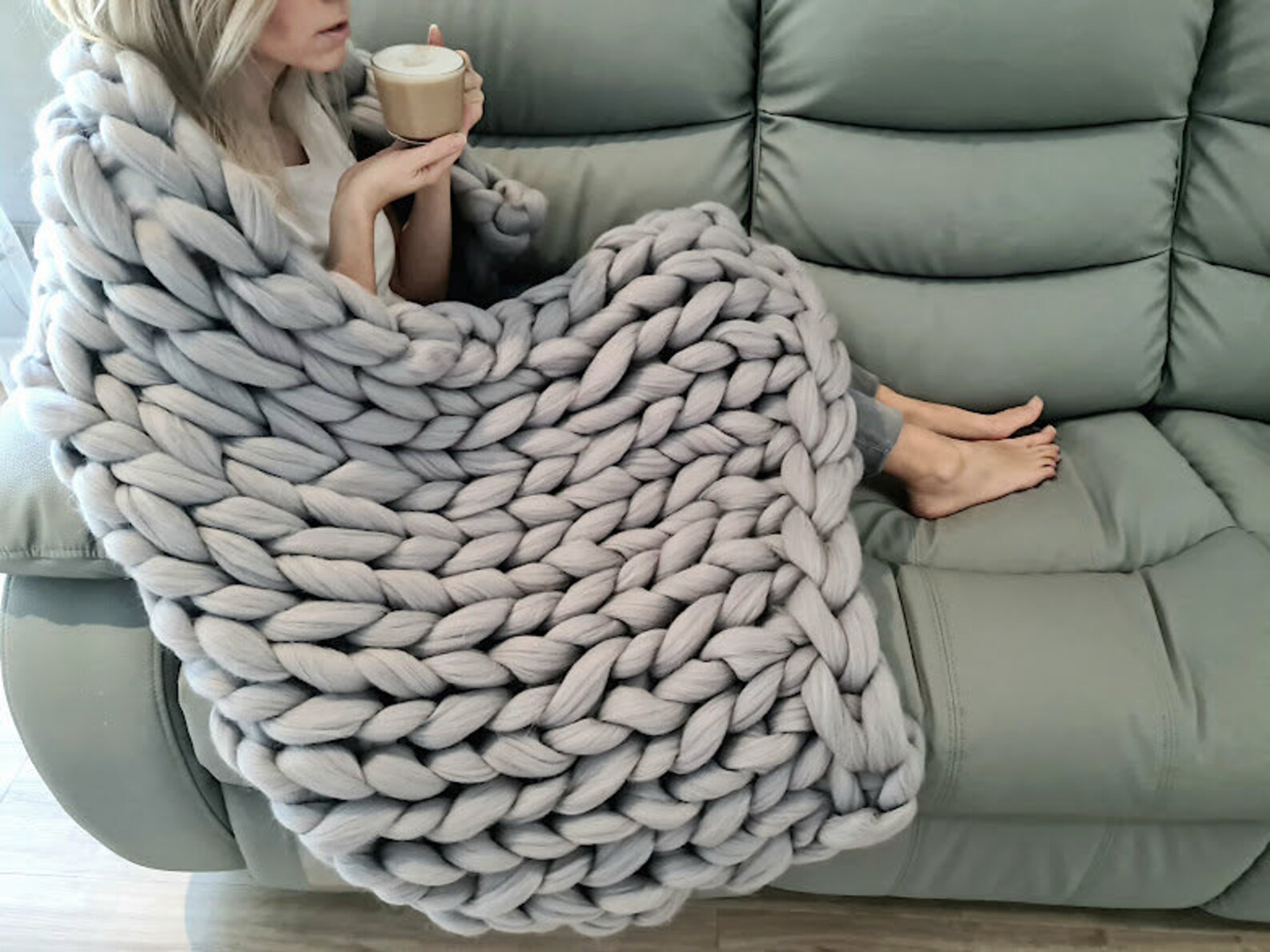 Large loop throws Big cable knit blanket Throw and blanket Etsy