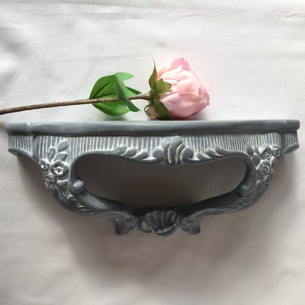 Shabby chic patinated console