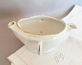 Saucière porcelaine avec côté gras et côté maigre