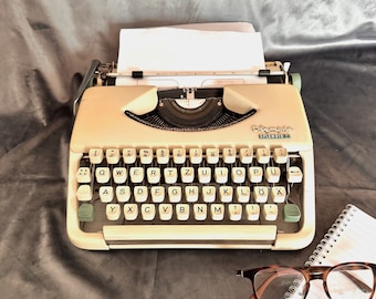 Vintage-Schreibmaschine, Olympia Splendid 33, 1960er Jahre