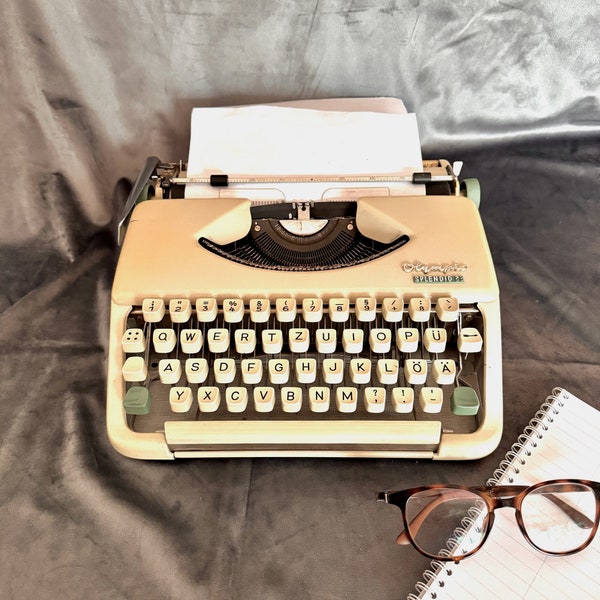 Machine à écrire vintage, Olympia Splendid 33, années 60
