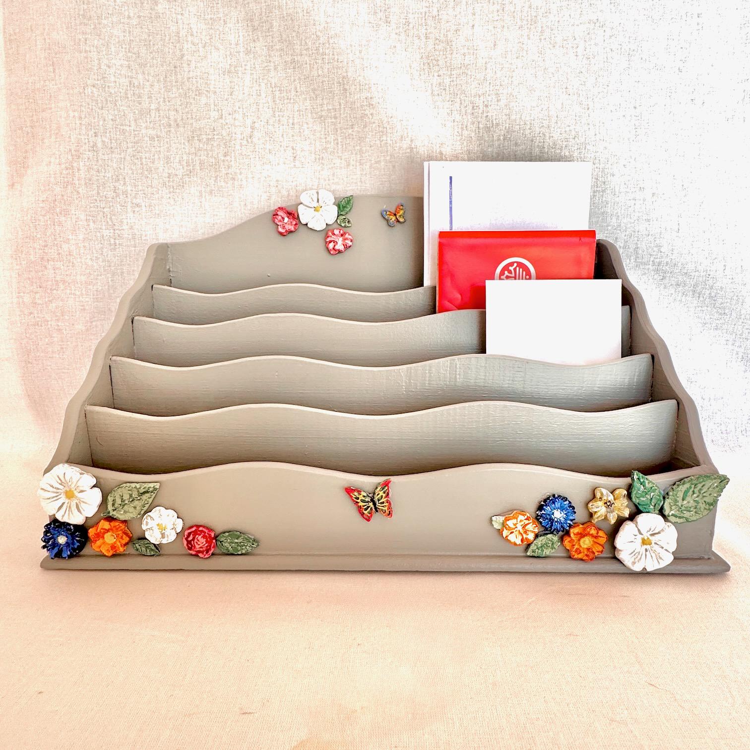 ANCIEN TRI COURRIER BOIS ACAJOU et PINCE A COURRIER BOIS & CUIR déco
