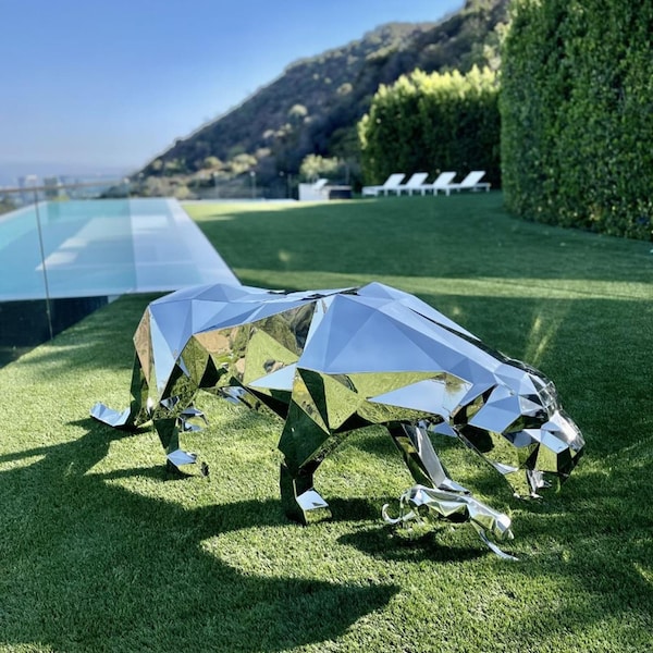 Polygonal skulptur i rostfritt stål: Lejon, leopard, panter, björn, varg, rådjur, jaguar, haj, tjur