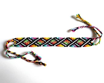 Friendship bracelet colors pattern