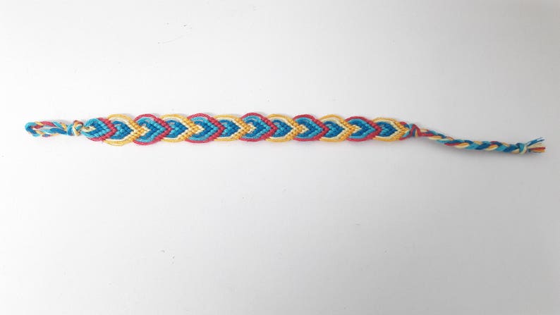 Friendship bracelet direction pattern