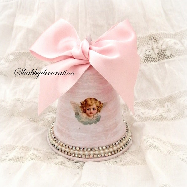 Cloche shabby romantique rose poudré angelot, cloche décorative gros noeud en satin