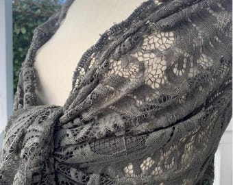 Women's lace wedding stole – lightweight summer shawl – boho chic ceremony accessory – wedding guest shawl