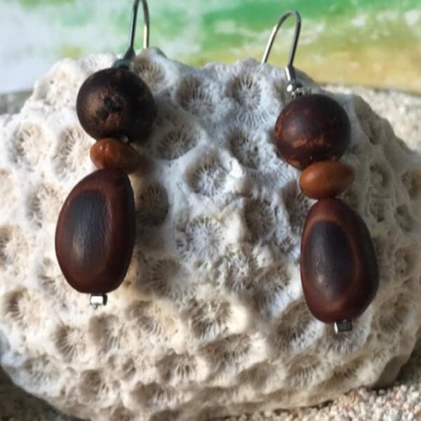 Boucles d'oreilles en graines naturelles des Antilles Modèle Cokito M91