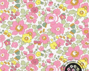 coupon tissu motif LIBERTY rose guimauve BETSY