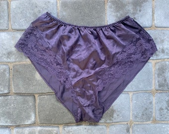 Vintage 80's Coy Ashes of Lavender Nylon Panties Made in USA Size 5