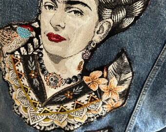 Veste en jean taille M customisée à la main Frida Kahlo