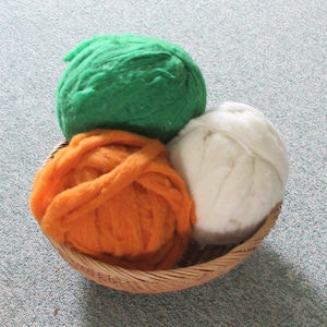 1 Pound of 100% Wool Roving - Multiple Color Options