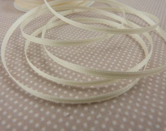 Ivory satin ribbon per 2 meters, width: 3 mm