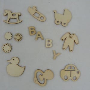 Embellissements X18 sujets en bois : naissance bebe