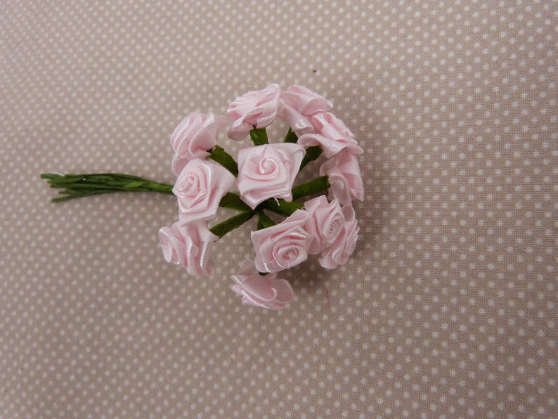 Fleurs en tissu : roses rose , pour embellissement image 1