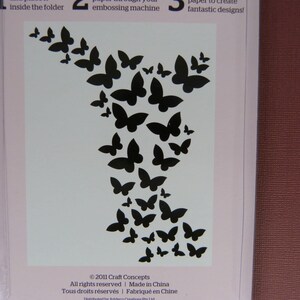 Plaque embossage, jolie envolée de papillons