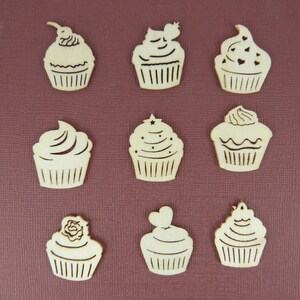 Embellissement sujets (X18)en bois : cupcakes en bois